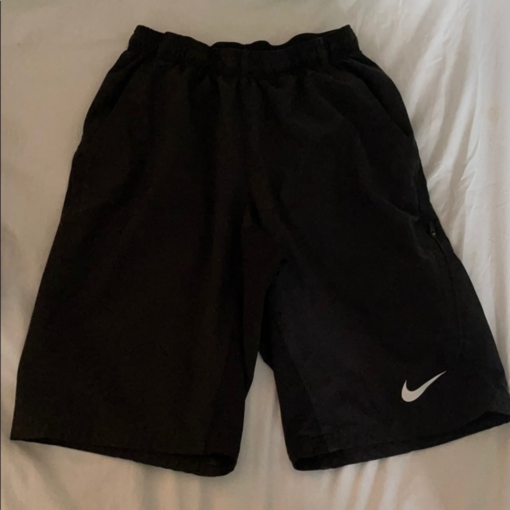 Men’s Nike dri-fit shorts XS
